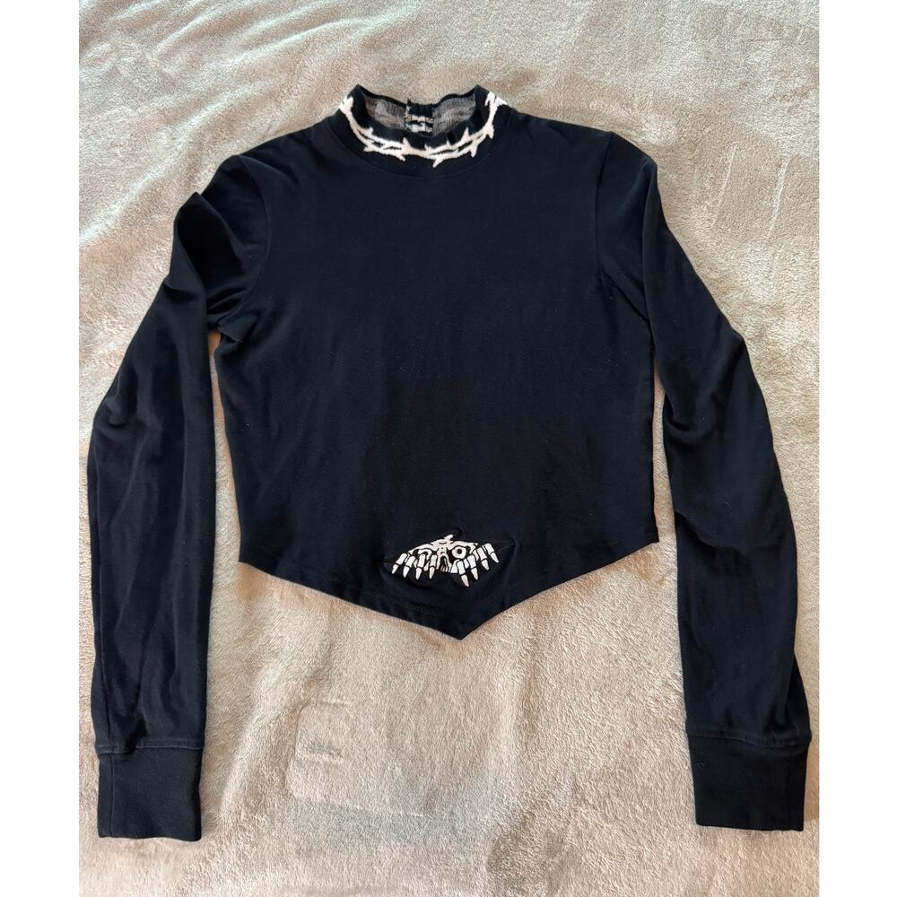 Lurking Class Barbed Wire Neck Long Sleeve